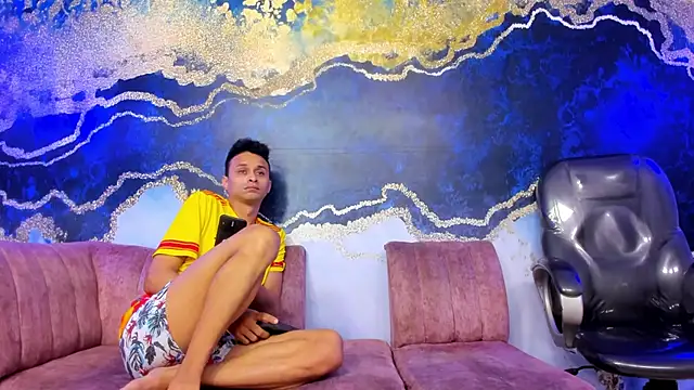 Juicy Creww online show from November 14, 2025, 10:08 am