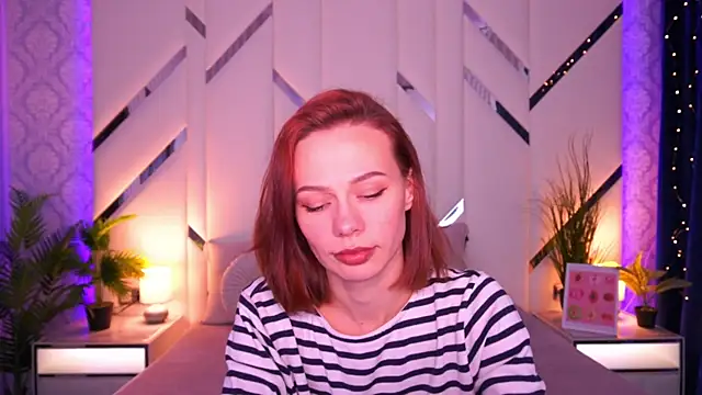 ShyySiren online show from February 17, 2026, 3:53 pm