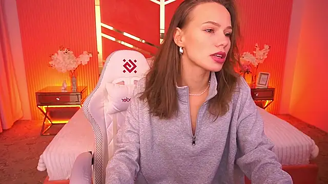 Snapshot of ShyySiren chatting on November 15, 2025, 8:18 am ShyySiren online show from November 15, 2025, 8:18 am