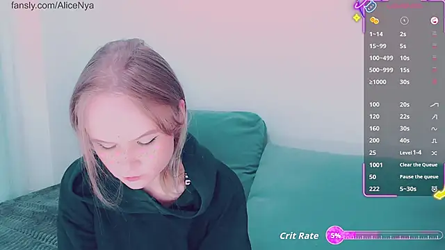 Snapshot of AliceNya_cute chatting on November 23, 2025, 3:38 am AliceNya cute online show from November 23, 2025, 3:38 am