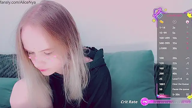 Snapshot of AliceNya_cute chatting on November 6, 2025, 5:44 am AliceNya cute online show from November 6, 2025, 5:44 am