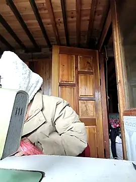 Snapshot of lily-00 chatting on December 4, 2025, 4:44 am lily-00 online show from December 4, 2025, 4:44 am