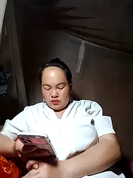 emilyzz online show from April 5, 2026, 11:00 pm