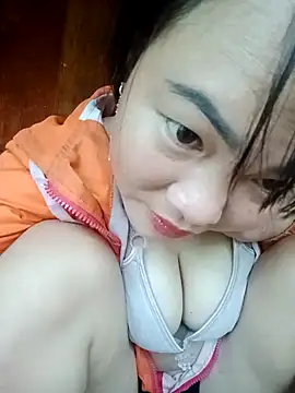 Snapshot of emilyzz chatting on November 2, 2025, 1:54 am emilyzz online show from November 2, 2025, 1:54 am