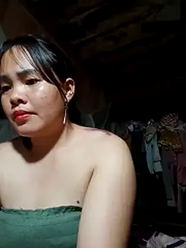 emilyzz online show from April 12, 2026, 2:09 pm