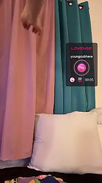 Snapshot of Ariasweetaspie chatting on February 7, 2026, 5:48 am Ariasweetaspie online show from February 7, 2026, 5:48 am