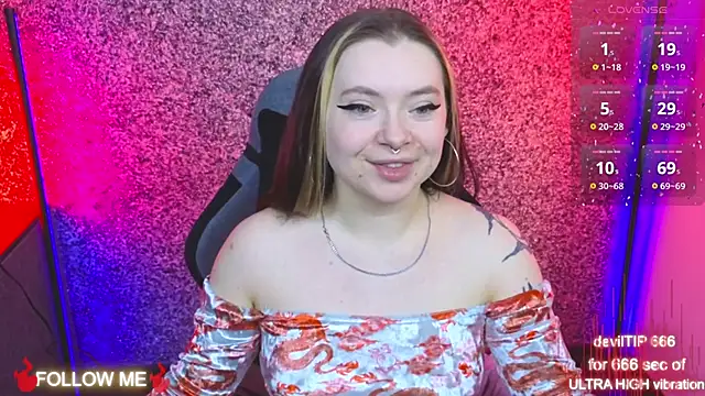 Snapshot of CarolinaReaperr chatting on November 14, 2025, 10:52 am CarolinaReaperr online show from November 14, 2025, 10:52 am