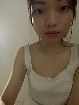 Snapshot of Bella_sexy98 chatting on October 24, 2025, 9:19 am Bella sexy98 online show from October 24, 2025, 9:19 am