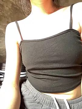 Snapshot of Bella_sexy98 chatting on October 11, 2025, 3:29 am Bella sexy98 online show from October 11, 2025, 3:29 am