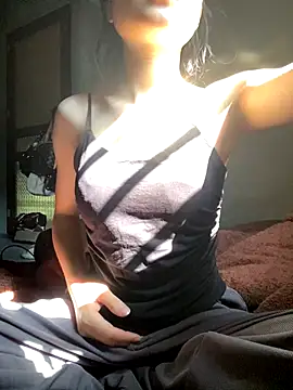 Snapshot of Bella_sexy98 chatting on November 24, 2025, 4:34 am Bella sexy98 online show from November 24, 2025, 4:34 am