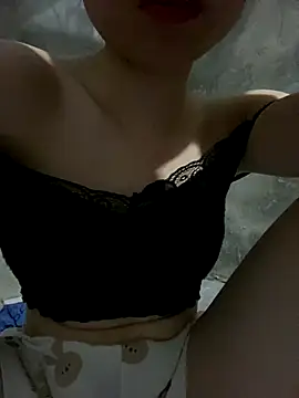 Snapshot of Bella_sexy98 chatting on October 1, 2025, 2:32 pm Bella sexy98 online show from October 1, 2025, 2:32 pm