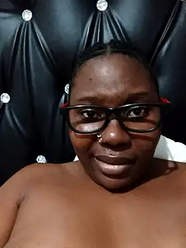 Snapshot of Darkchokola33 chatting on September 28, 2025, 6:15 pm Darkchokola33 online show from September 28, 2025, 6:15 pm