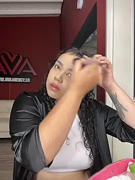 Snapshot of krisstenSantos chatting on October 6, 2025, 12:17 pm krisstenSantos online show from October 6, 2025, 12:17 pm