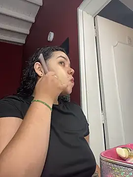 Snapshot of krisstenSantos chatting on October 25, 2025, 12:17 pm krisstenSantos online show from October 25, 2025, 12:17 pm