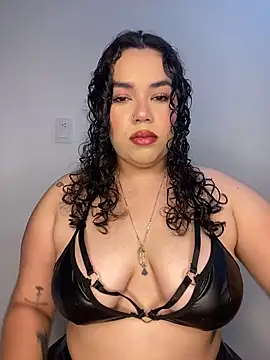 Snapshot of krisstenSantos chatting on November 10, 2025, 11:26 am krisstenSantos online show from November 10, 2025, 11:26 am