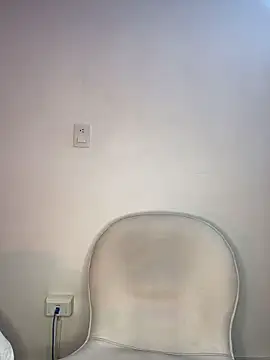 Snapshot of krisstenSantos chatting on October 31, 2025, 12:57 pm krisstenSantos online show from October 31, 2025, 12:57 pm