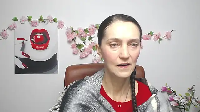 Snapshot of TayaFinch chatting on December 3, 2025, 1:10 pm TayaFinch online show from December 3, 2025, 1:10 pm