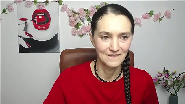 Snapshot of TayaFinch chatting on November 15, 2025, 1:26 pm TayaFinch online show from November 15, 2025, 1:26 pm