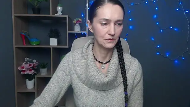 Snapshot of TayaFinch chatting on November 5, 2025, 1:03 pm TayaFinch online show from November 5, 2025, 1:03 pm