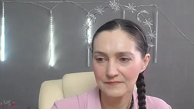 Snapshot of TayaFinch chatting on May 8, 2026, 11:14 am TayaFinch online show from May 8, 2026, 11:14 am