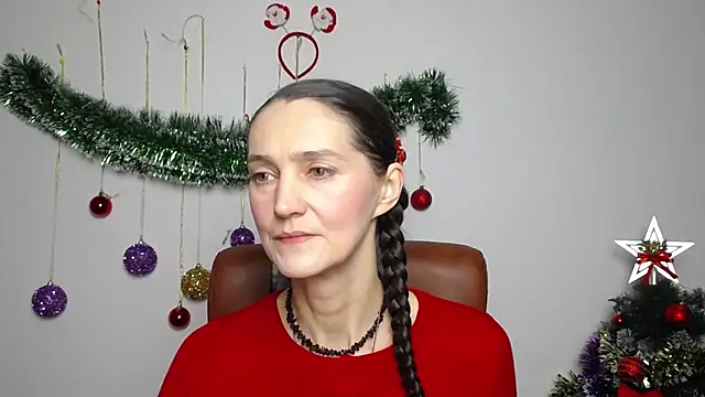 Snapshot of TayaFinch chatting on December 16, 2025, 2:43 pm TayaFinch online show from December 16, 2025, 2:43 pm