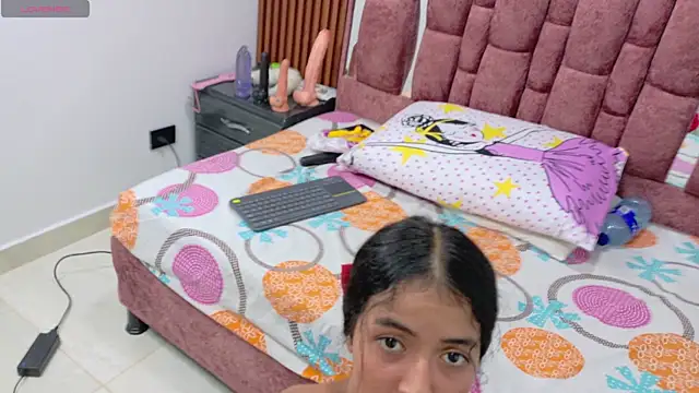 hot couple42 online show from April 10, 2026, 7:21 pm