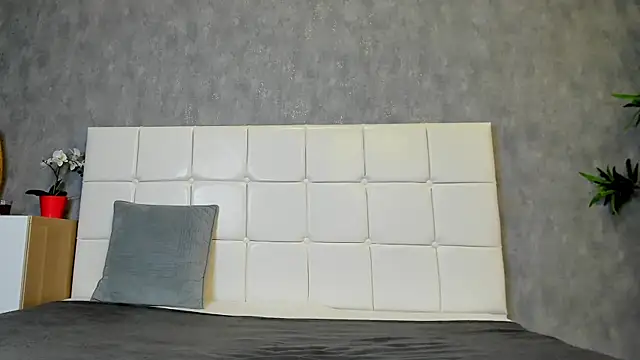 Snapshot of AmiraRees chatting on September 23, 2025, 5:47 am AmiraRees online show from September 23, 2025, 5:47 am