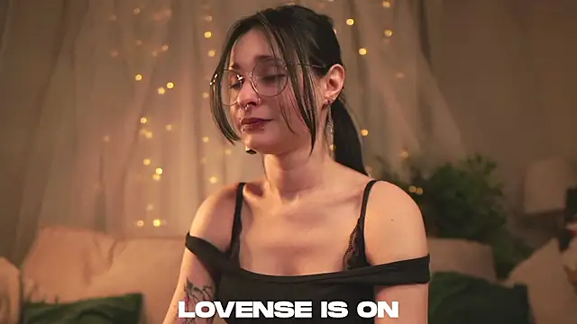 DarcyAspacio online show from February 2, 2026, 11:09 am