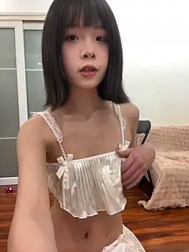 qiqi x online show from April 6, 2026, 2:40 pm