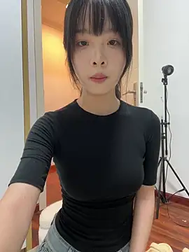 qiqi x online show from May 24, 2026, 2:06 pm