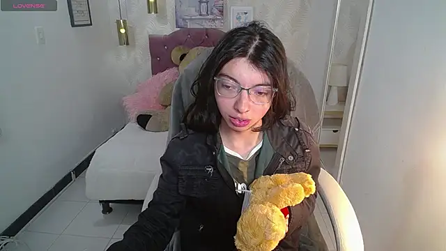 alllyson  online show from November 25, 2025, 8:09 pm