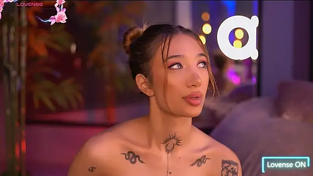 SiennaJayden online show from October 28, 2025, 6:29 pm