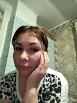 Snapshot of Mia24Blove chatting on October 13, 2025, 4:30 pm Mia24Blove online show from October 13, 2025, 4:30 pm