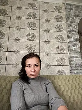 Snapshot of Mia24Blove chatting on October 14, 2025, 9:43 am Mia24Blove online show from October 14, 2025, 9:43 am