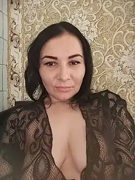 Snapshot of Mia24Blove chatting on May 28, 2026, 11:05 am Mia24Blove online show from May 28, 2026, 11:05 am