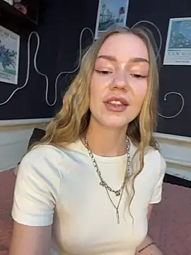 MilaMoone online show from March 21, 2026, 11:03 am