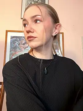 MilaMoone online show from January 16, 2026, 10:19 am