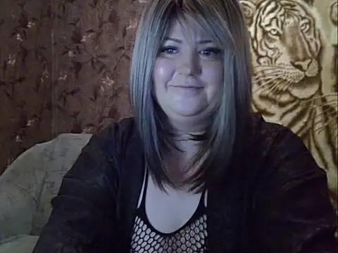 Snapshot of YuliiaSan chatting on December 15, 2025, 5:46 am YuliiaSan online show from December 15, 2025, 5:46 am