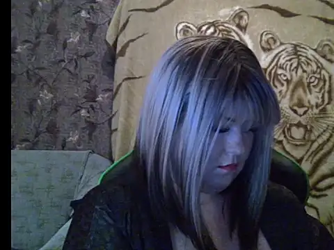 Snapshot of YuliiaSan chatting on November 29, 2025, 10:54 pm YuliiaSan online show from November 29, 2025, 10:54 pm