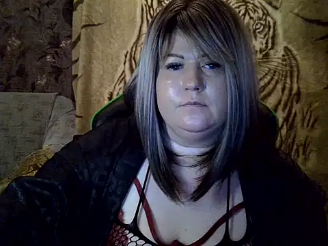 Snapshot of YuliiaSan chatting on December 3, 2025, 7:46 pm YuliiaSan online show from December 3, 2025, 7:46 pm