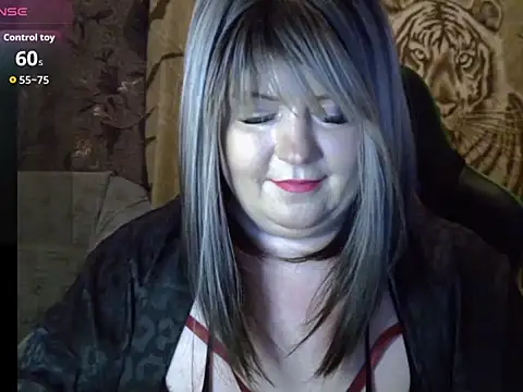 Snapshot of YuliiaSan chatting on November 20, 2025, 6:30 pm YuliiaSan online show from November 20, 2025, 6:30 pm