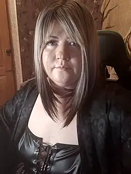 Snapshot of YuliiaSan chatting on December 4, 2025, 7:24 pm YuliiaSan online show from December 4, 2025, 7:24 pm