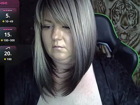 Snapshot of YuliiaSan chatting on November 16, 2025, 9:14 am YuliiaSan online show from November 16, 2025, 9:14 am