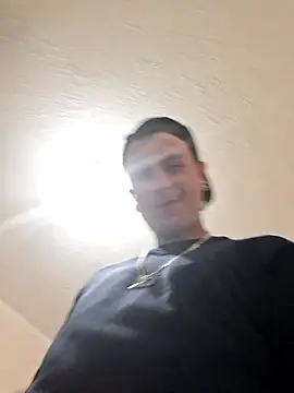 Snapshot of Bottz777 chatting on October 28, 2025, 10:09 pm Bottz777 online show from October 28, 2025, 10:09 pm