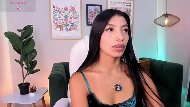Tiffany Low online show from July 20, 2026, 12:18 pm