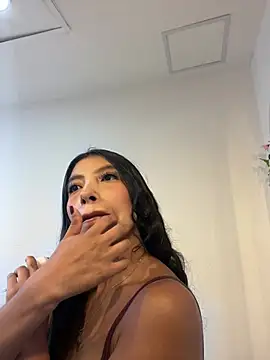 Tiffany Low online show from June 27, 2026, 11:49 am