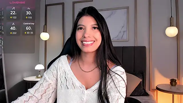 Snapshot of Tiffany_Low chatting on September 19, 2025, 12:53 pm Tiffany Low online show from September 19, 2025, 12:53 pm