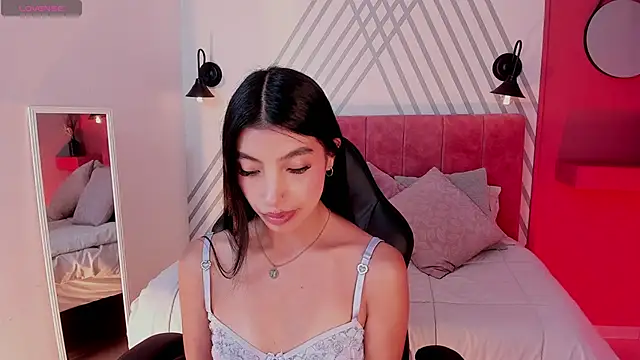 Tiffany Low online show from April 30, 2026, 5:09 pm