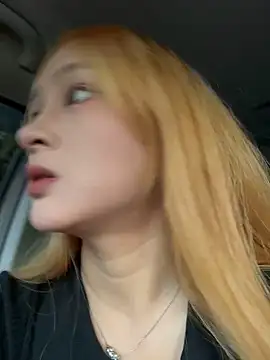 Snapshot of yuki_june chatting on October 20, 2025, 9:32 am yuki june online show from October 20, 2025, 9:32 am