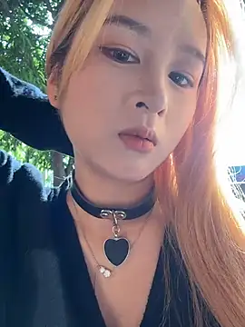 Snapshot of yuki_june chatting on November 22, 2025, 7:51 am yuki june online show from November 22, 2025, 7:51 am